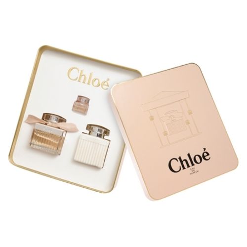 The elegance of the Chloé Signature box